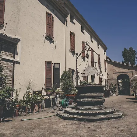La Luna Nel Pozzo بيت ضيافة بارما