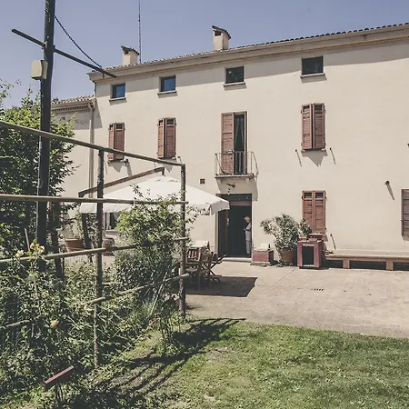 La Luna Nel Pozzo Guest house