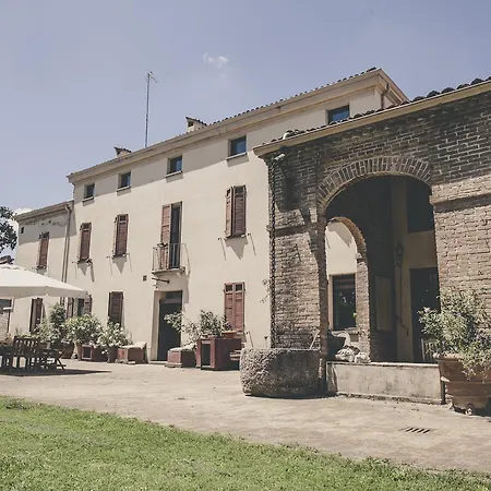 La Luna Nel Pozzo Guest house 4*