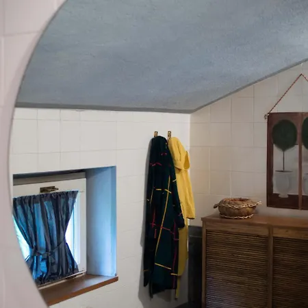 La Luna Nel Pozzo 4*